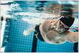 02. A natação é um esporte em constante evolução que requer o domínio